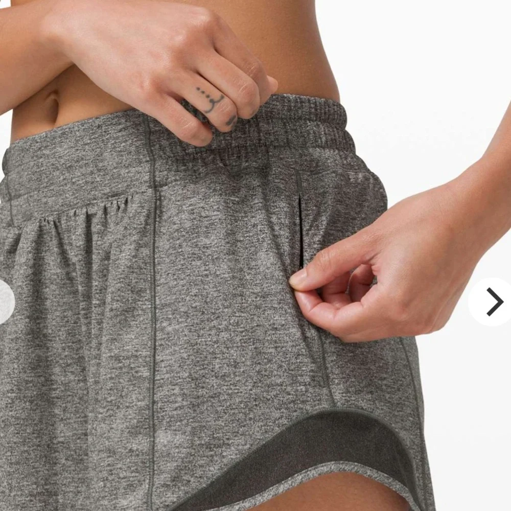 Lululemon Hotty Hot Short II *Long 4" Heather Lux Multi Black - Size 6 Shorts - Picture 6 of 7